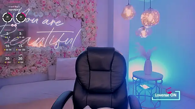 Snapshot of MaddisonLowe chatting on 01-12-26, 04:52 MaddisonLowe online show from 01-12-26, 04:52