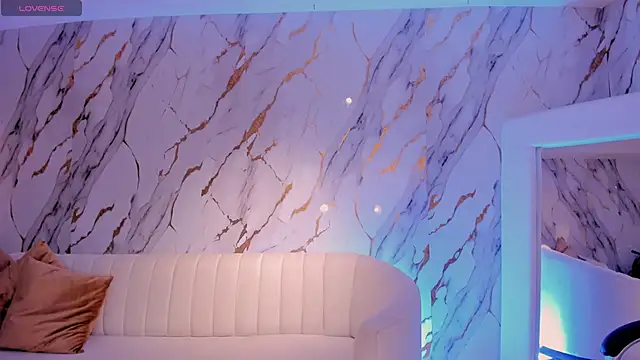 Snapshot of MaddisonLowe chatting on 10-18-25, 05:09 MaddisonLowe online show from 10-18-25, 05:09