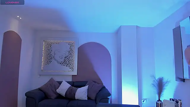 Snapshot of MaddisonLowe chatting on 02-12-26, 08:30 MaddisonLowe online show from 02-12-26, 08:30