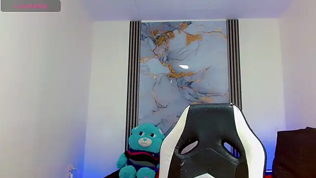 Hellen moons   online show from 03-18-25, 01:13