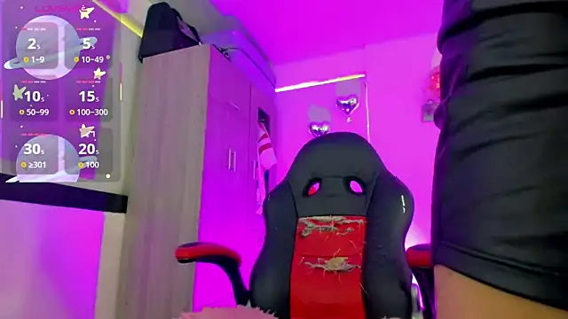 Hellen moons   online show from 04-15-26, 06:56