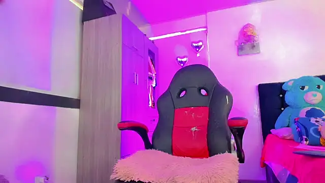 Hellen moons   online show from 03-09-26, 07:17