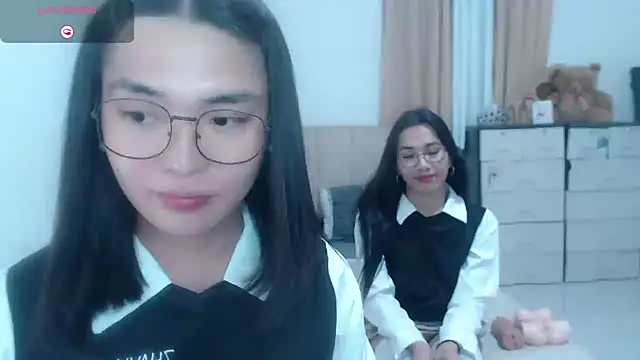 zhaviahale21 online show from 07-21-26, 12:50