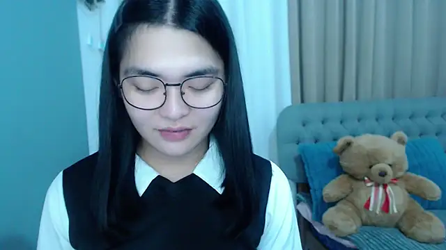zhaviahale21 online show from 10-15-25, 03:16