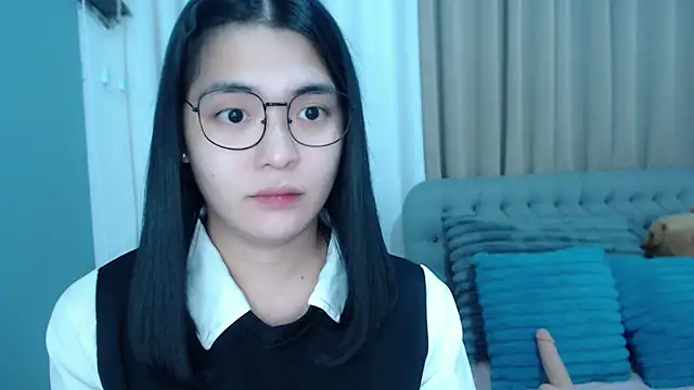 zhaviahale21 online show from 10-30-25, 08:56