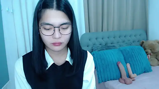 zhaviahale21 online show from 10-25-25, 11:42