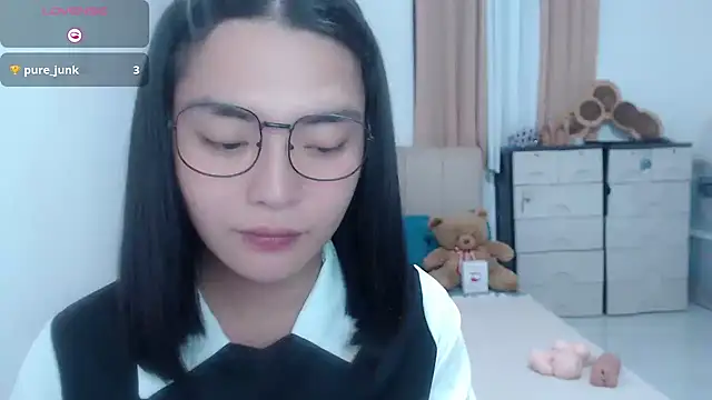 zhaviahale21 online show from 08-02-26, 12:14