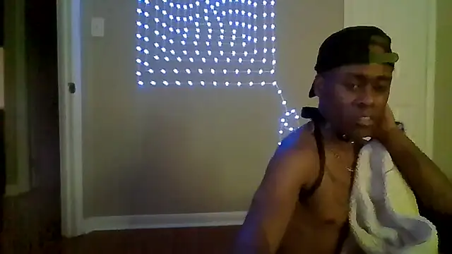 Snapshot of PETER-RABIT chatting on 12-29-24, 11:18 PETER-RABIT online show from 12-29-24, 11:18