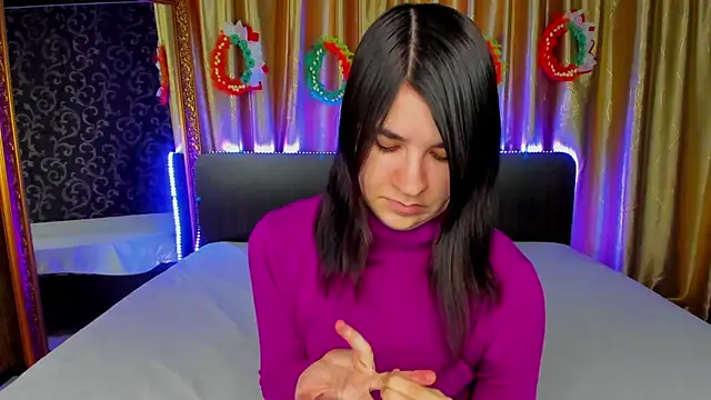  Polly Love  online show from 04-20-26, 06:16