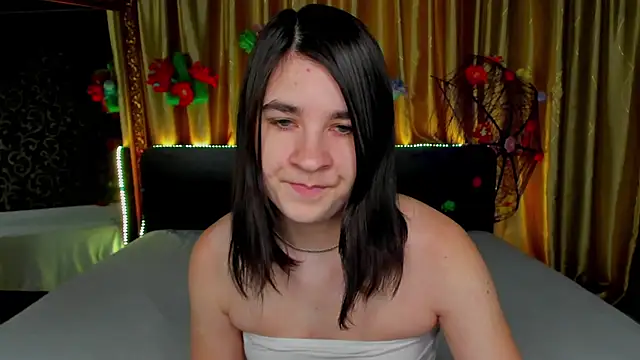  Polly Love  online show from 03-11-26, 07:02