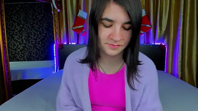  Polly Love  online show from 12-17-25, 07:13