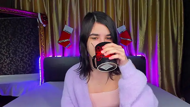  Polly Love  online show from 01-07-26, 07:24