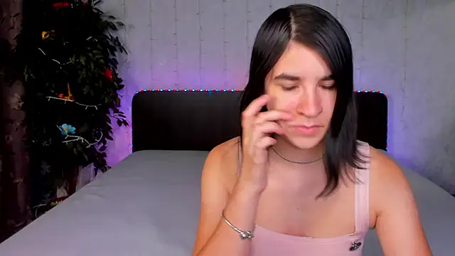  Polly Love  online show from 09-19-25, 06:06