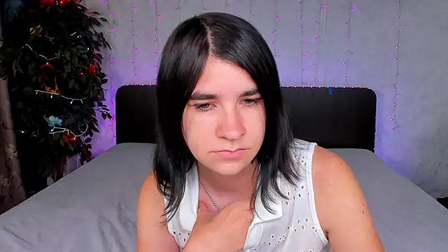  Polly Love  online show from 09-09-25, 08:35