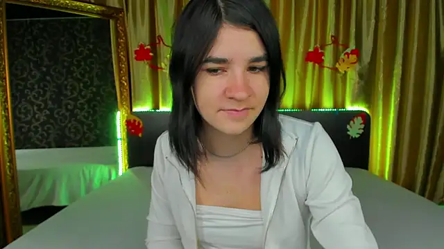  Polly Love  online show from 10-20-25, 06:04