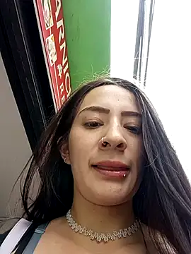 Snapshot of SAMANTHA-16_ chatting on 02-05-25, 04:47 SAMANTHA-16 online show from 02-05-25, 04:47