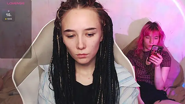 Robin yourss online show from 11-21-25, 01:21