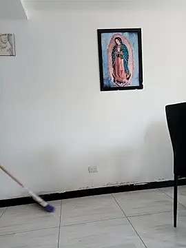 KimPielCanela online show from 10-27-25, 05:14