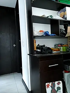 KimPielCanela online show from 11-13-25, 05:17