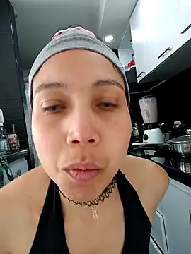 KimPielCanela online show from 10-21-25, 04:50