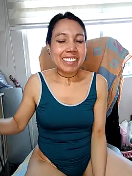 KimPielCanela online show from 11-04-25, 04:22