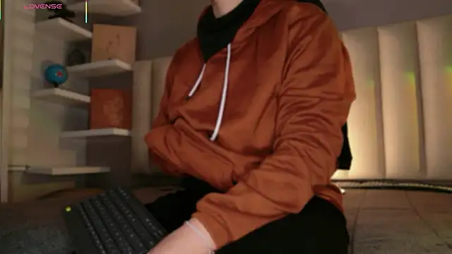 Megan mooree  online show from 02-19-26, 12:46