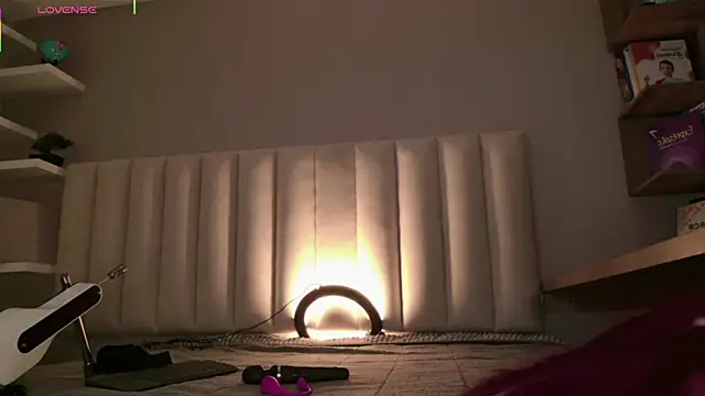 Megan mooree  online show from 12-02-25, 12:18