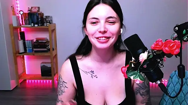 Snapshot of peaachybabe__ chatting on 10-19-25, 04:54 peaachybabe online show from 10-19-25, 04:54