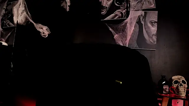 Agnes jones  online show from 10-30-25, 11:23