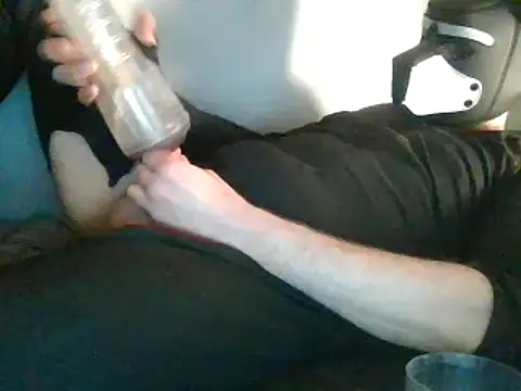 Snapshot of Plenerowy chatting on 12-17-25, 02:33 Plenerowy online show from 12-17-25, 02:33