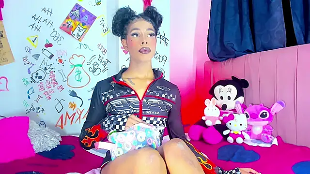 Snapshot of bloom444 chatting on 02-05-26, 01:34 bloom444 online show from 02-05-26, 01:34