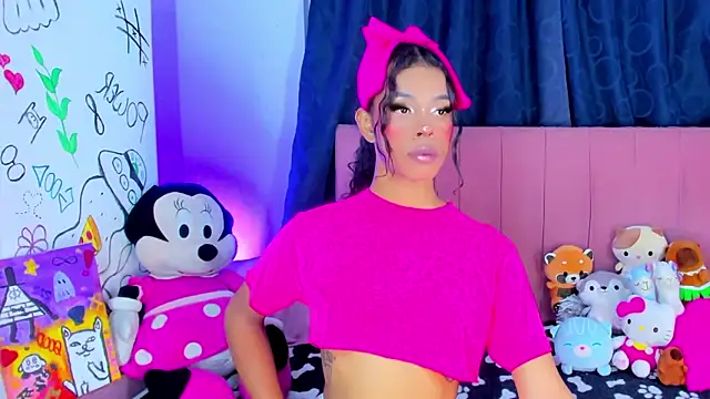 Snapshot of bloom444 chatting on 10-12-25, 11:28 bloom444 online show from 10-12-25, 11:28