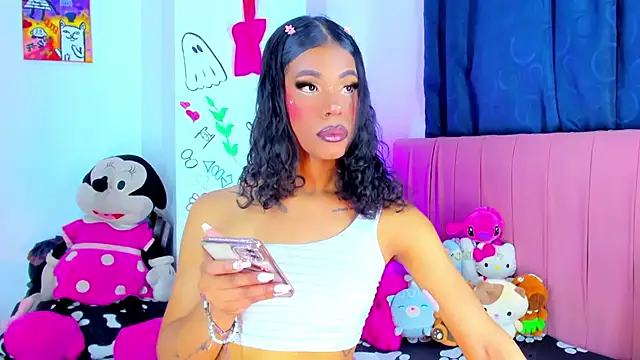 Snapshot of bloom444 chatting on 09-23-25, 10:39 bloom444 online show from 09-23-25, 10:39