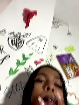 Snapshot of bloom444 chatting on 01-17-26, 02:37 bloom444 online show from 01-17-26, 02:37