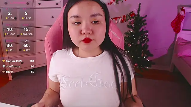 Suzy Baee online show from 12-18-24, 06:57