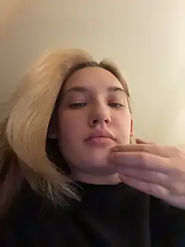 Holly Molii online show from 06-03-26, 04:02