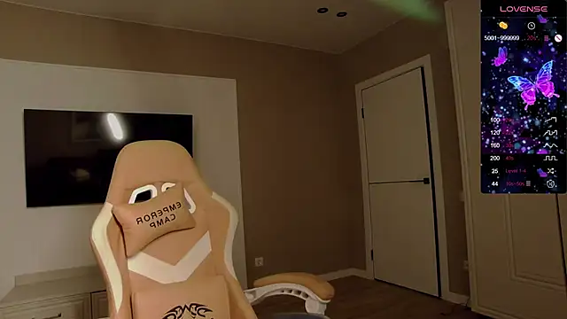 Holly Molii online show from 12-03-25, 02:12