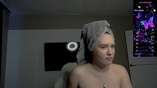 Holly Molii online show from 11-26-25, 06:13