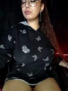 liannalee  online show from 11-20-25, 10:09