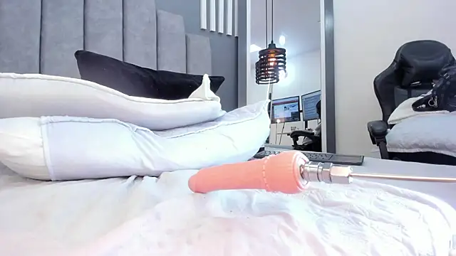 Sofi ramos online show from 12-15-24, 01:57