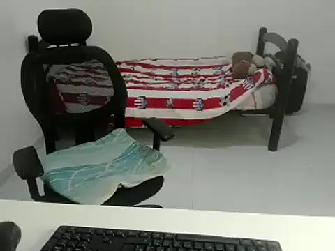 Snapshot of nikol_sexy39 chatting on 02-18-25, 04:25 nikol sexy39 online show from 02-18-25, 04:25