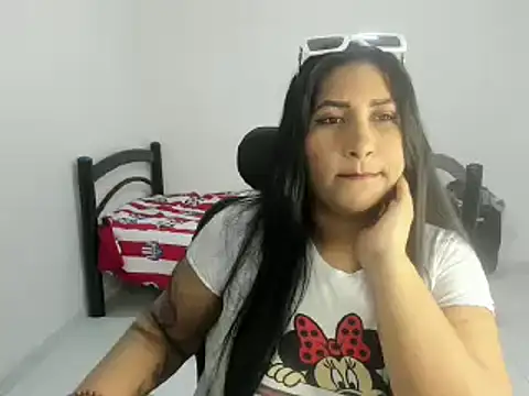 Snapshot of nikol_sexy39 chatting on 02-18-25, 01:22 nikol sexy39 online show from 02-18-25, 01:22