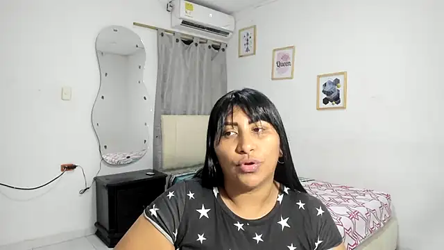 Snapshot of nikol_sexy39 chatting on 09-25-25, 08:04 nikol sexy39 online show from 09-25-25, 08:04