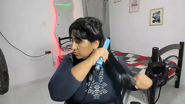 Snapshot of nikol_sexy39 chatting on 10-28-25, 03:29 nikol sexy39 online show from 10-28-25, 03:29