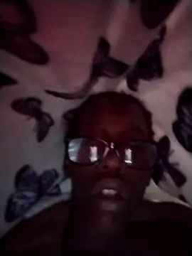 Snapshot of DawgPiece chatting on 12-20-25, 11:29 DawgPiece online show from 12-20-25, 11:29