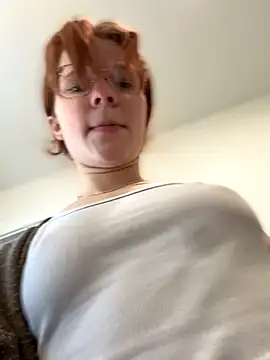 Snapshot of foxy_ana13 chatting on 10-19-25, 10:45 foxy ana13 online show from 10-19-25, 10:45