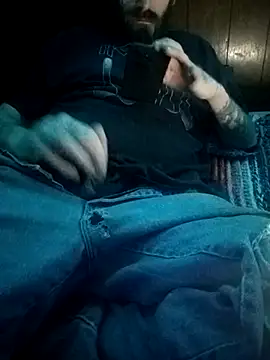 Snapshot of RobStrokes215 chatting on 01-15-26, 01:03 RobStrokes215 online show from 01-15-26, 01:03