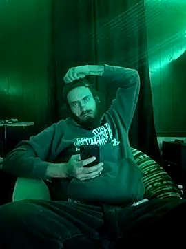 Snapshot of RobStrokes215 chatting on 11-23-25, 05:28 RobStrokes215 online show from 11-23-25, 05:28