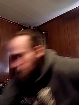 Snapshot of RobStrokes215 chatting on 02-11-25, 06:08 RobStrokes215 online show from 02-11-25, 06:08