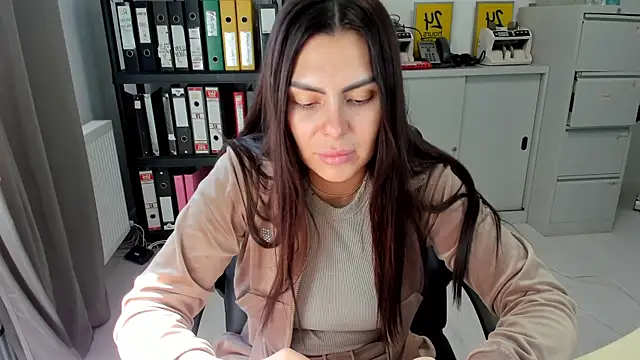 kilenyapatrice online show from 10-10-25, 08:48